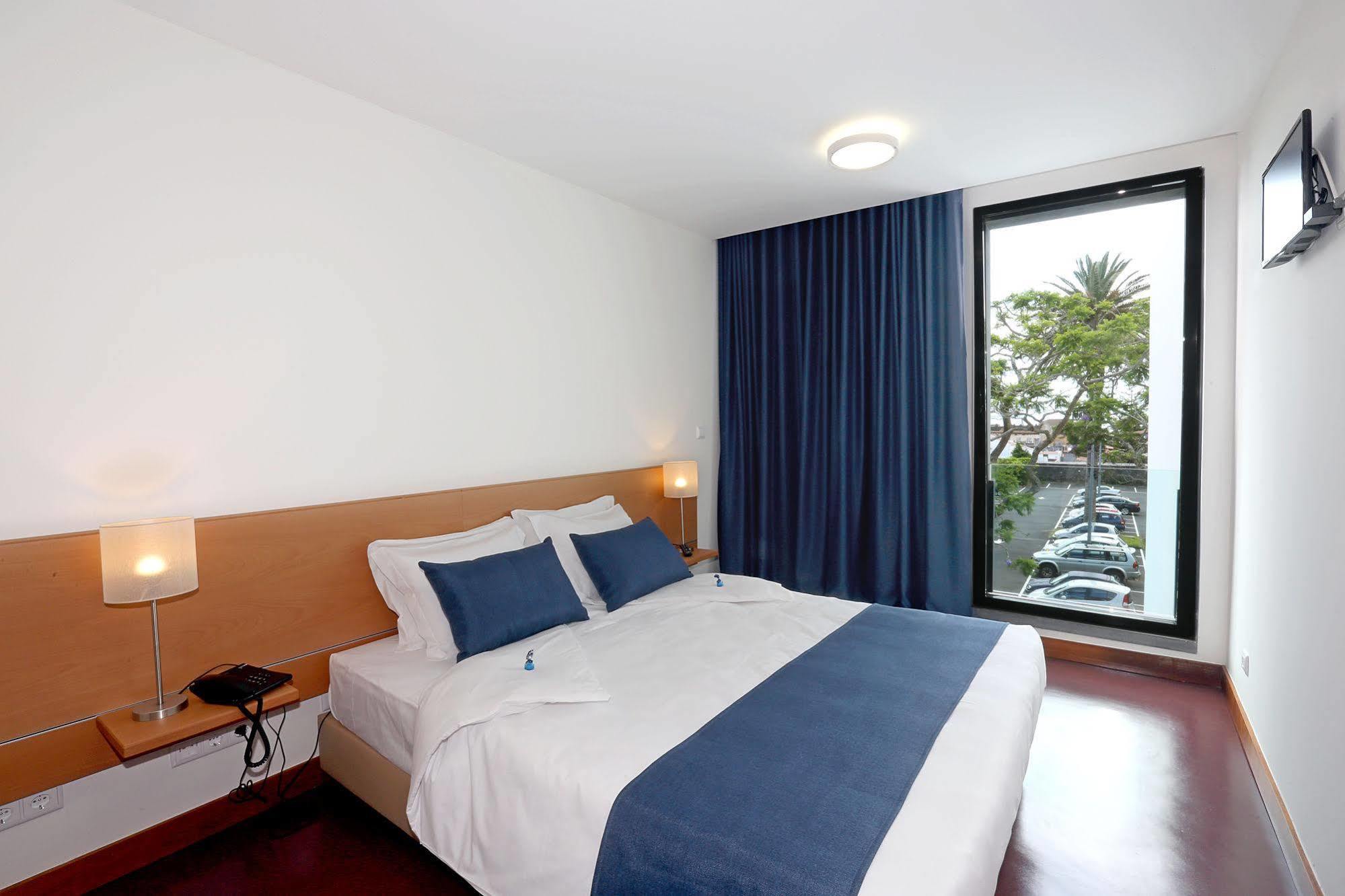 Room & Go By Lince Ponta Delgada  Luaran gambar